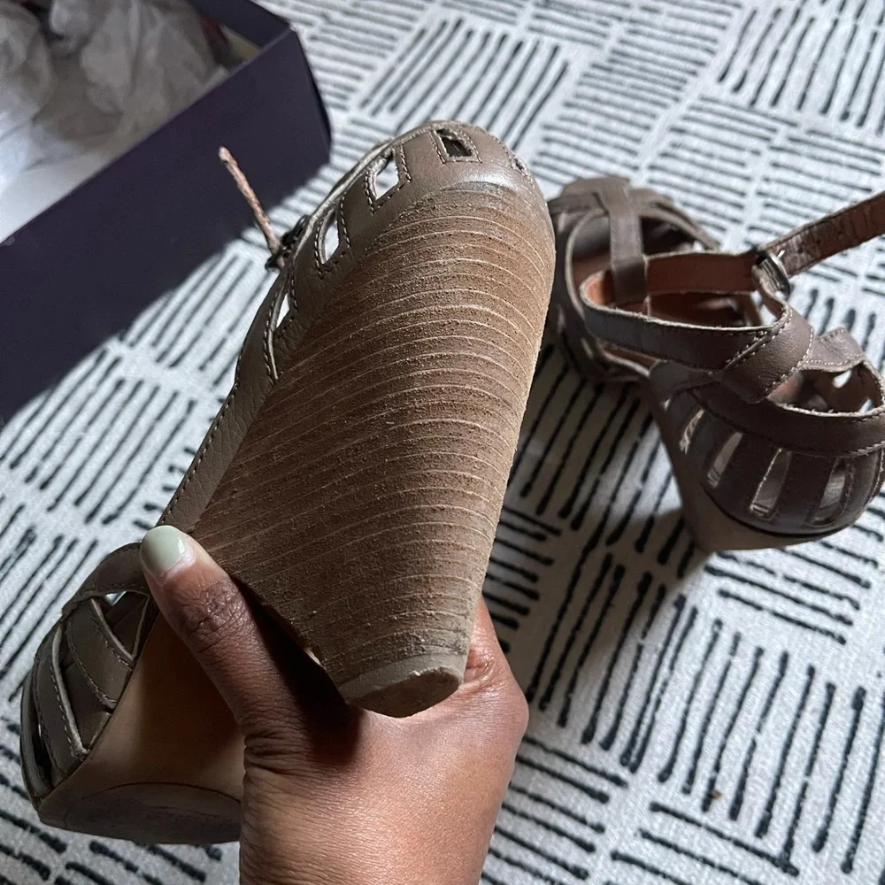 Lucky Brand Randy t strap peep toe chunky heel